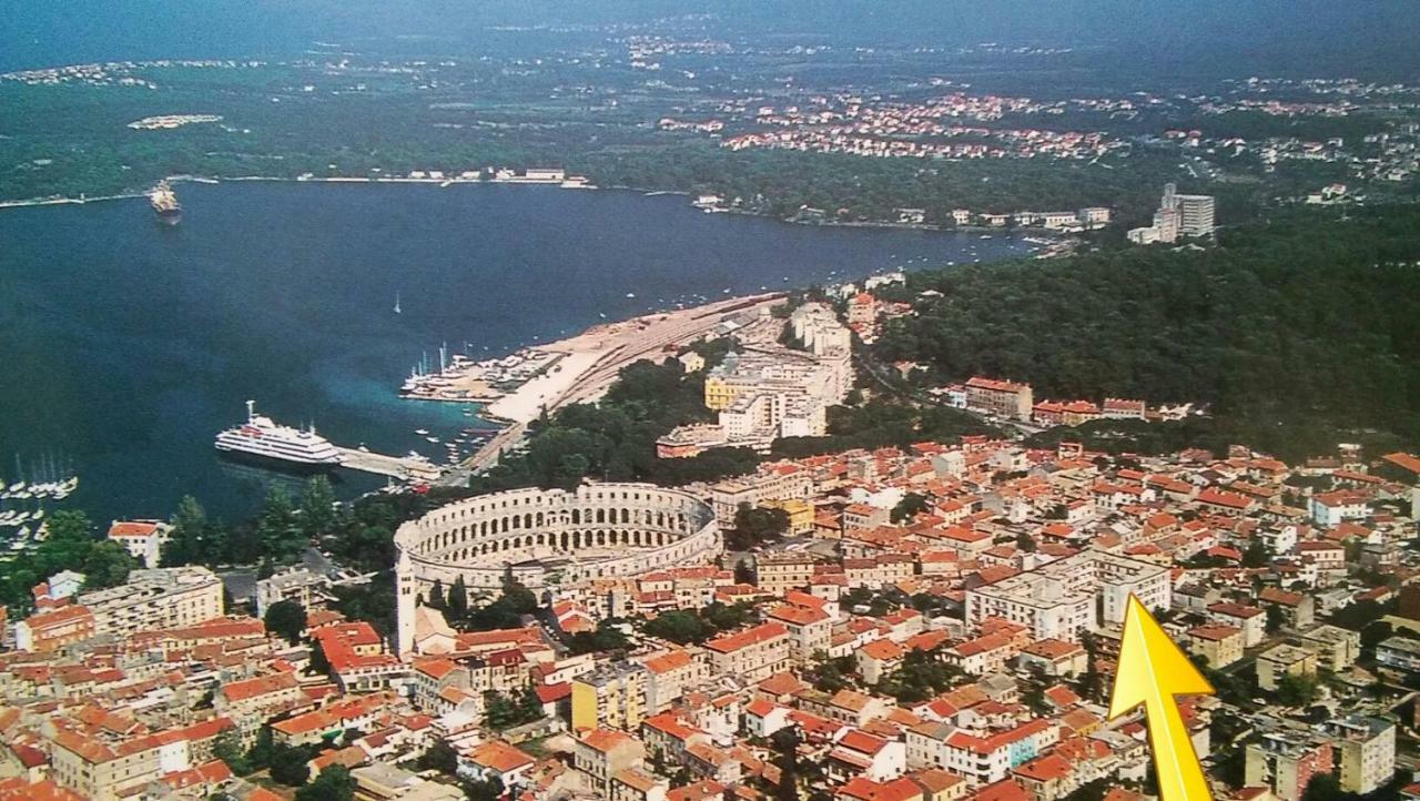 Apartment Andreas - Amphitheater - Pola Esterno foto